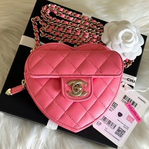 Chanel 22S Pink Large Runway Heart Quilted Flap Chain Shoulder Crossbody Bag